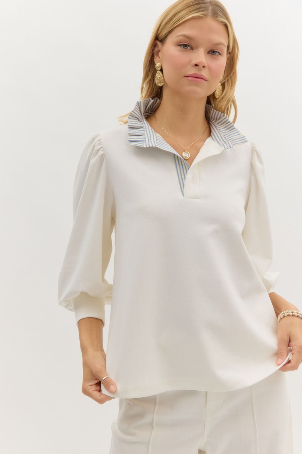 entro solid 3/4 balloon sleeve ruffle neck top in off white