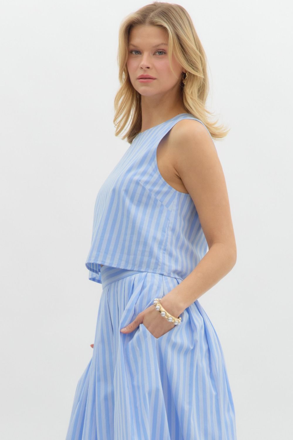 Striped wide button Back sleeveless Top in blue