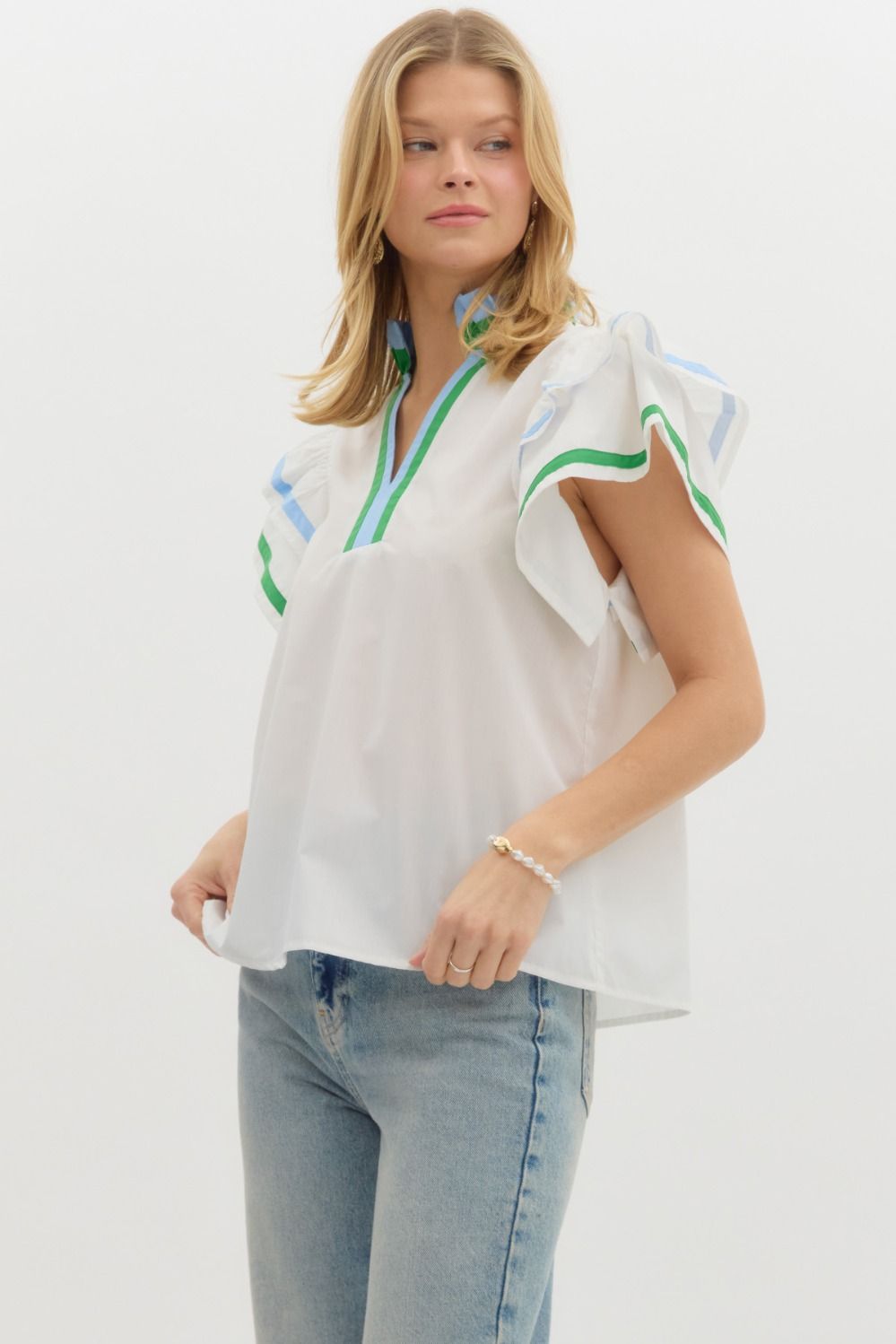 entro solid multicolor detail flutter sleeve top in off white