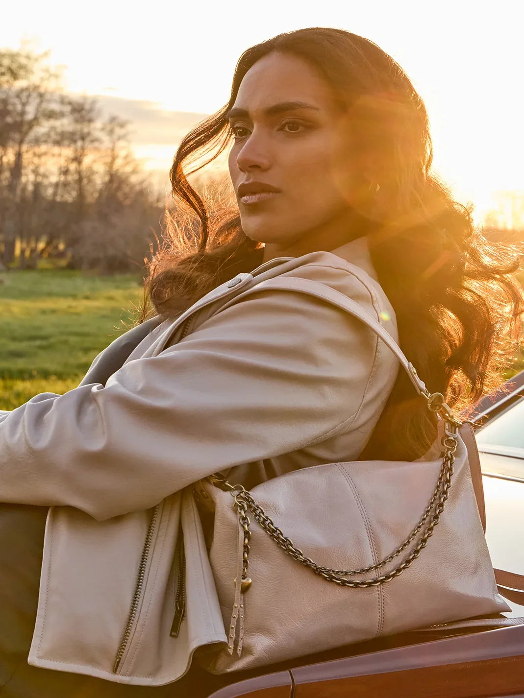 HOBO Avon Shoulder Bag Stone Gloss Aniline Gloss Leather