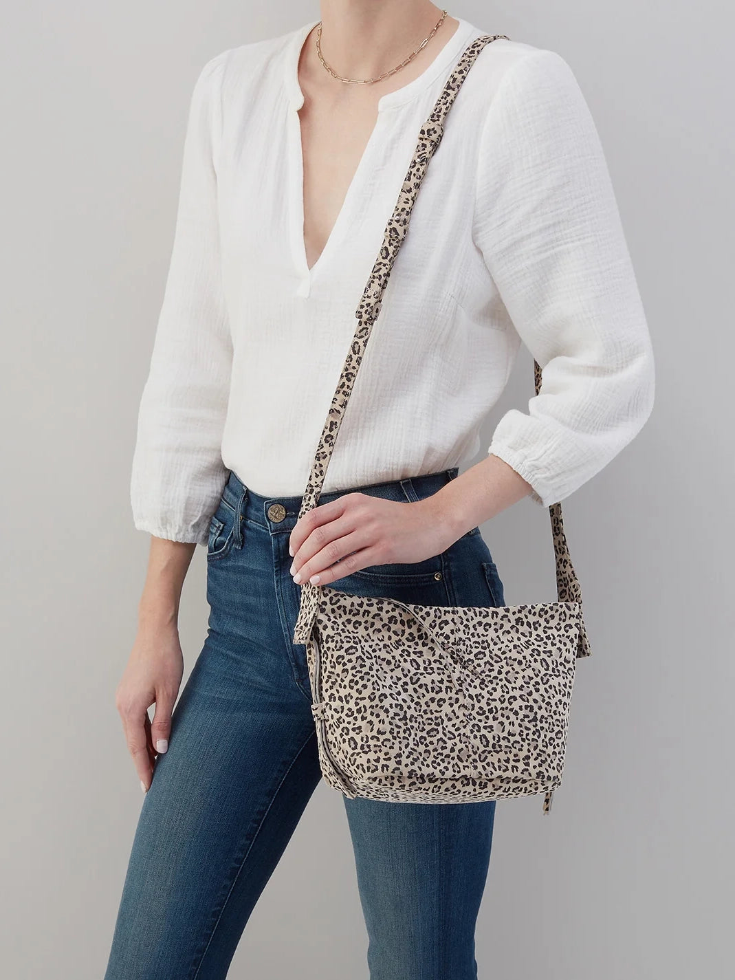 hobo bonita crossbody bag in mini leopard printed leather