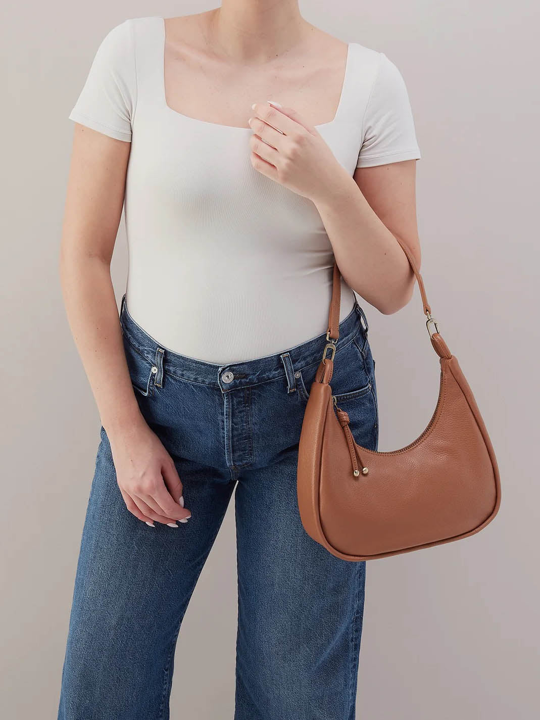 HOBO Cass Small Pebbled Leather Shoulder Bag in Brown Sugar