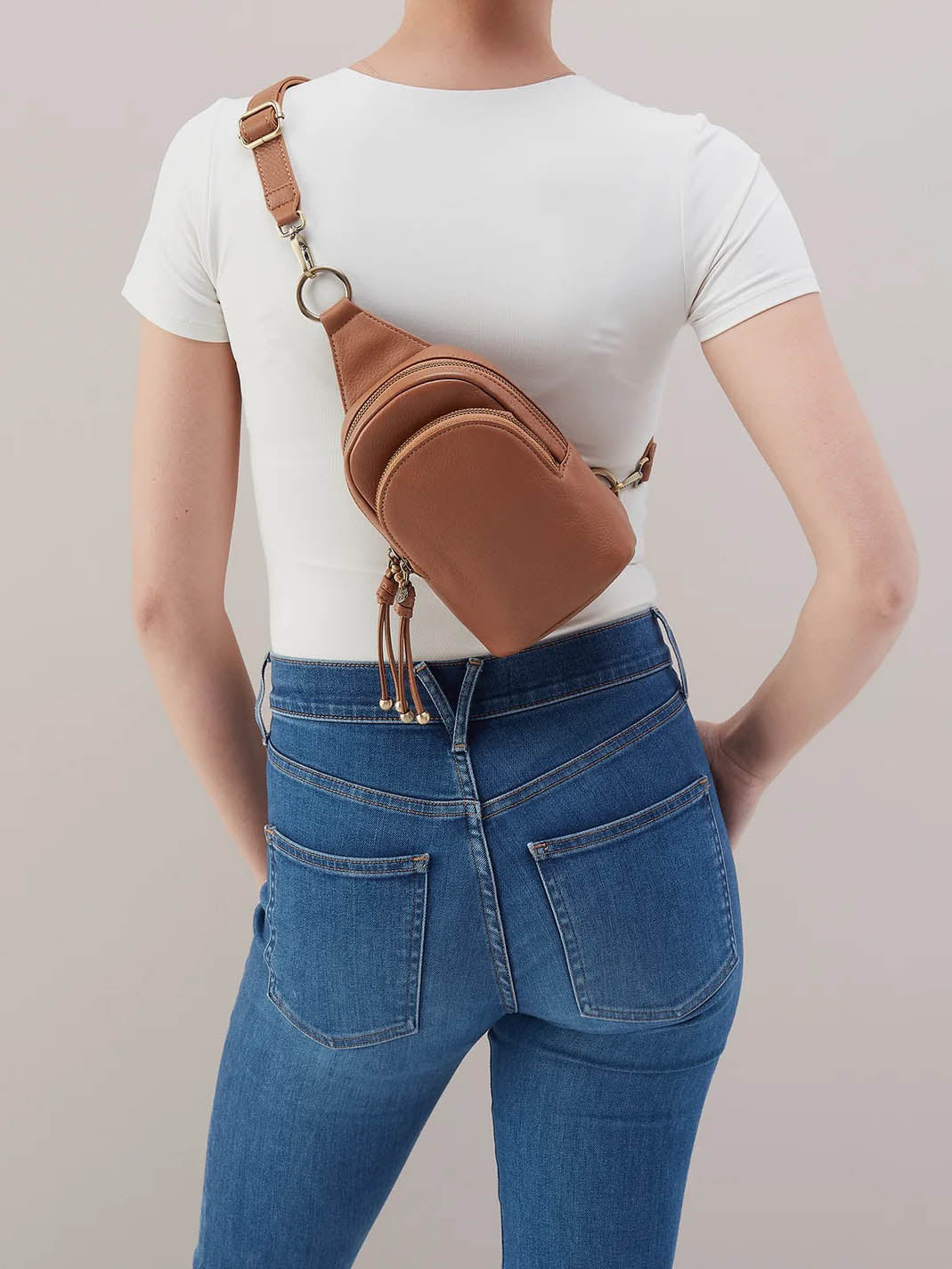 HOBO Cass Small Pebbled Leather Sling in Brown Sugar