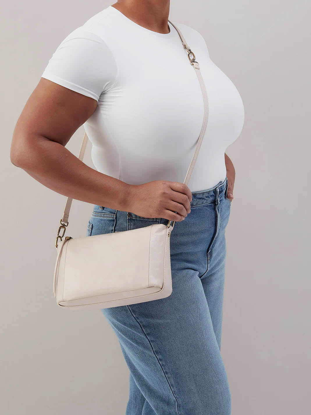 HOBO Darcy Polished Leather Carry-All Crossbody in Pale Flax