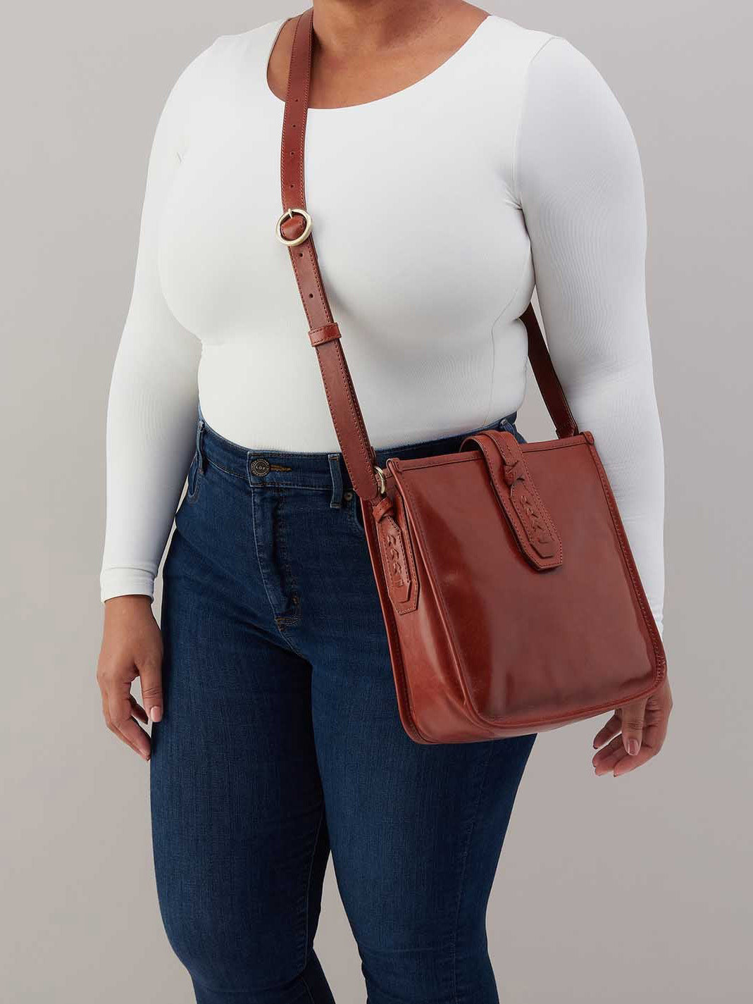 HOBO Expedition Medium Crossbody in Pecan Ridge Patina Leather