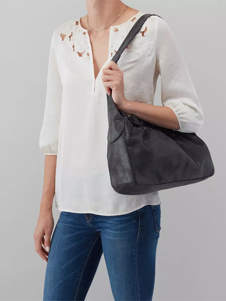 hobo gather shoulder bag in buffed leather black-front