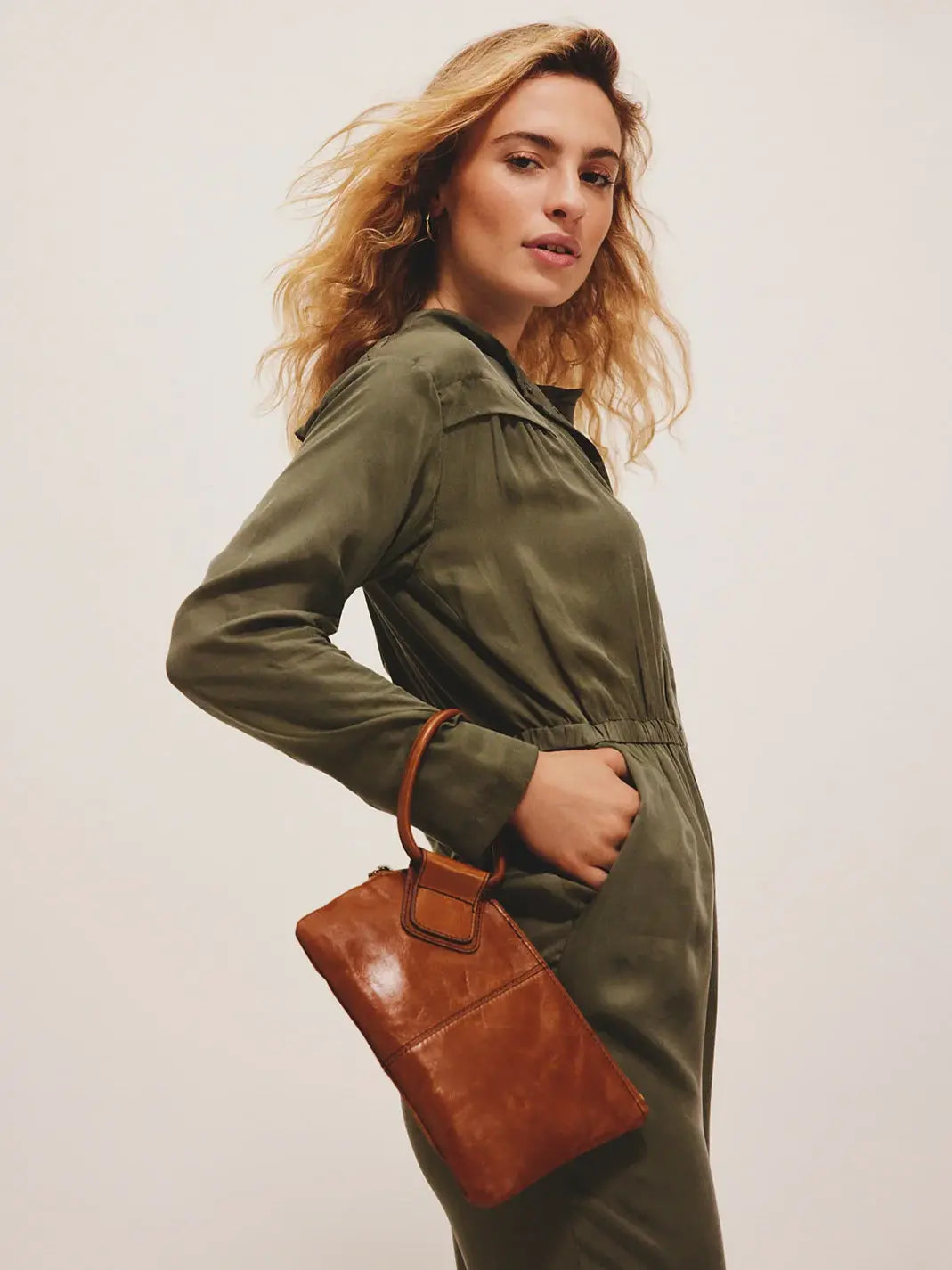 HOBO Sable Polished Leather Wristlet in Truffle