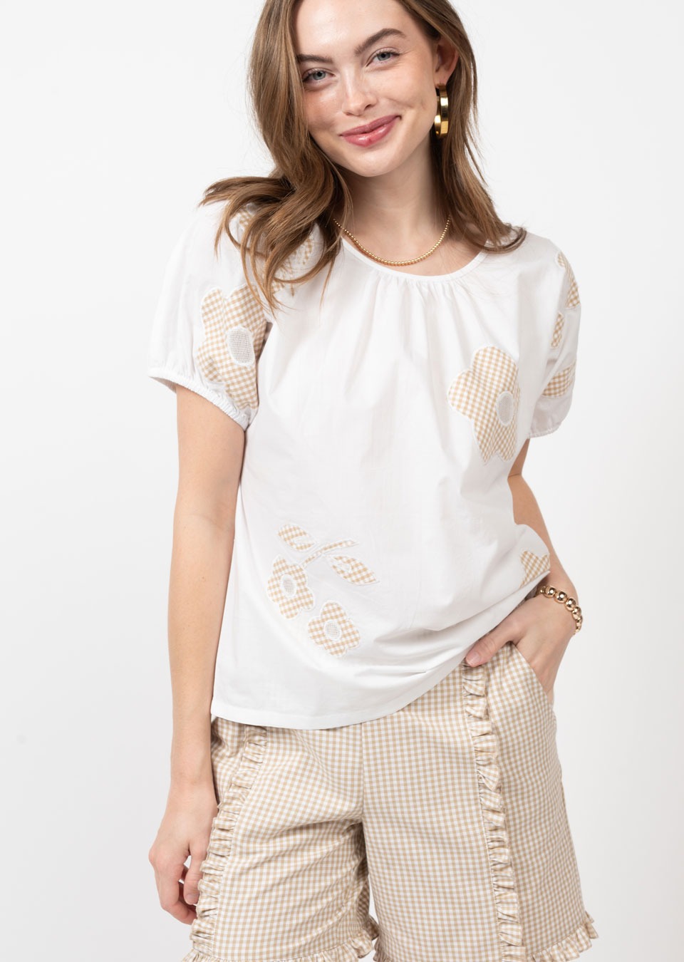 ivy jane check pop flowers top in white
