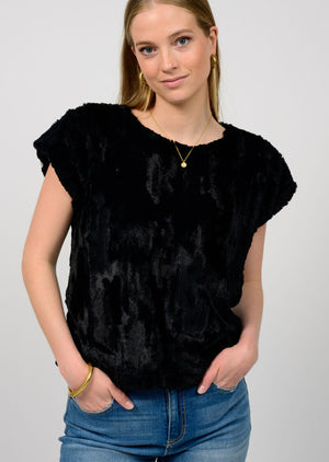 Ivy Jane Fur Tee Popover in black-front