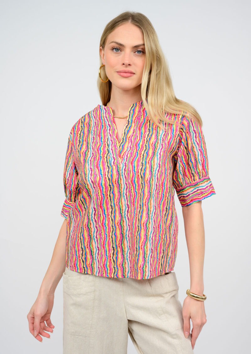 Ivy Jane Print Notch Front Top in multicolor