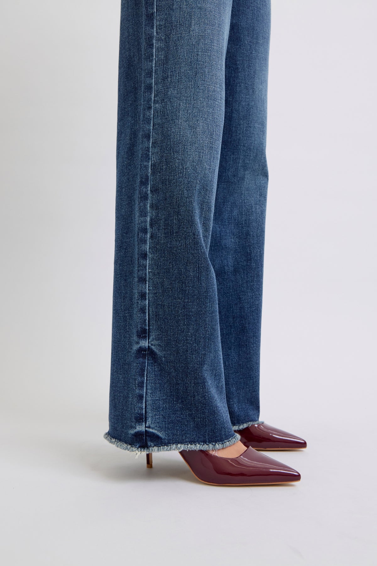 Judy Blue Mid Rise Wide Leg With Tint Jeans in dark wash-bottom detail