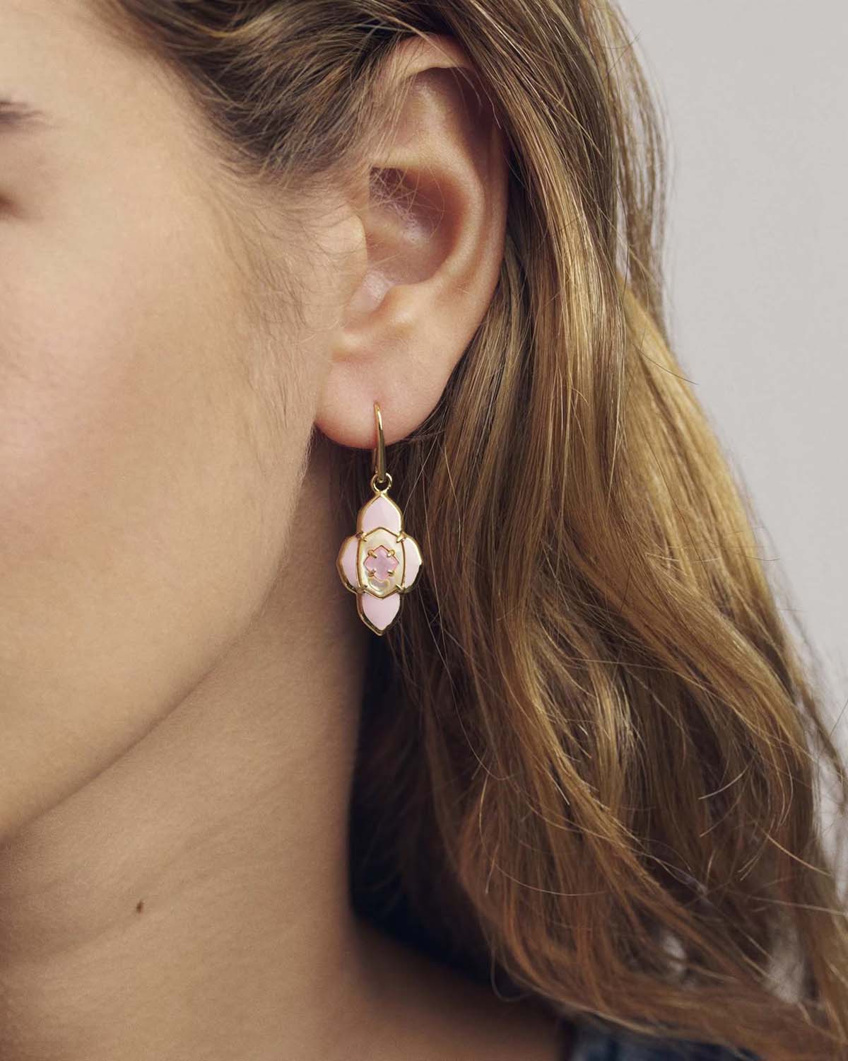 Kendra Scott Abbie Medallion Gold Small Drop Earrings in Pink Mix