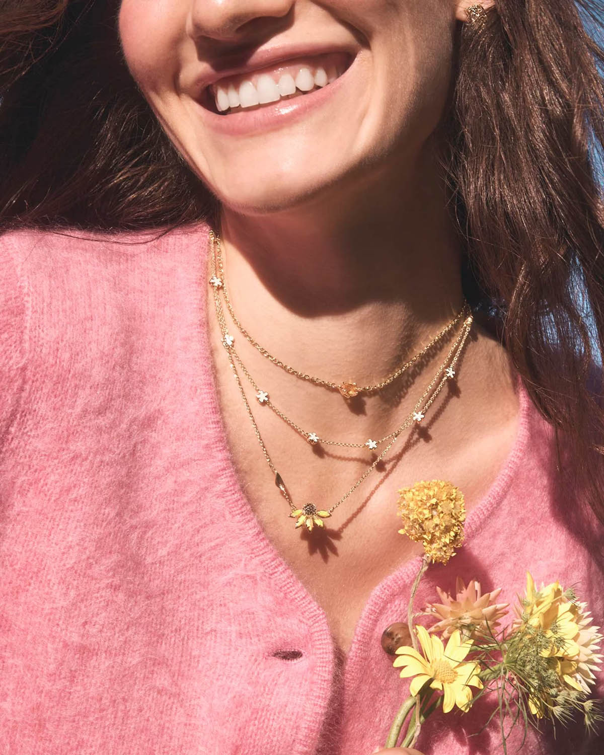 Kendra Scott Anya Flower Gold Short Pendant Necklace in Yellow Mix