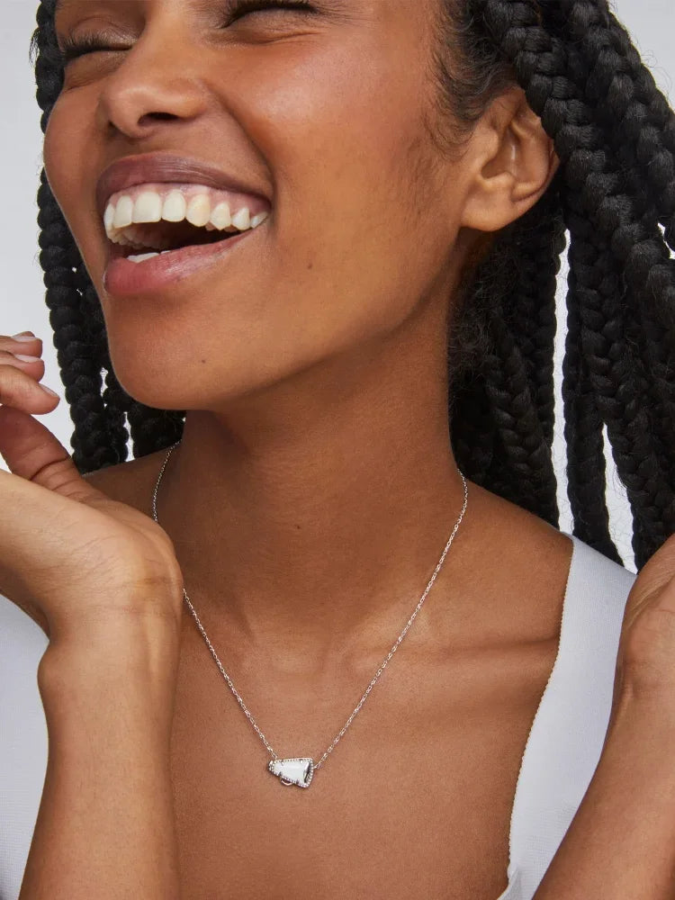 Kendra Scott Cheer Silver Short Pendant Necklace in White Mother-of-Pearl