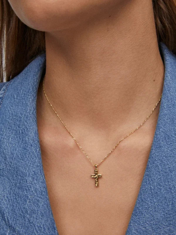 Kendra Scott Cross Pendant Necklace in Gold