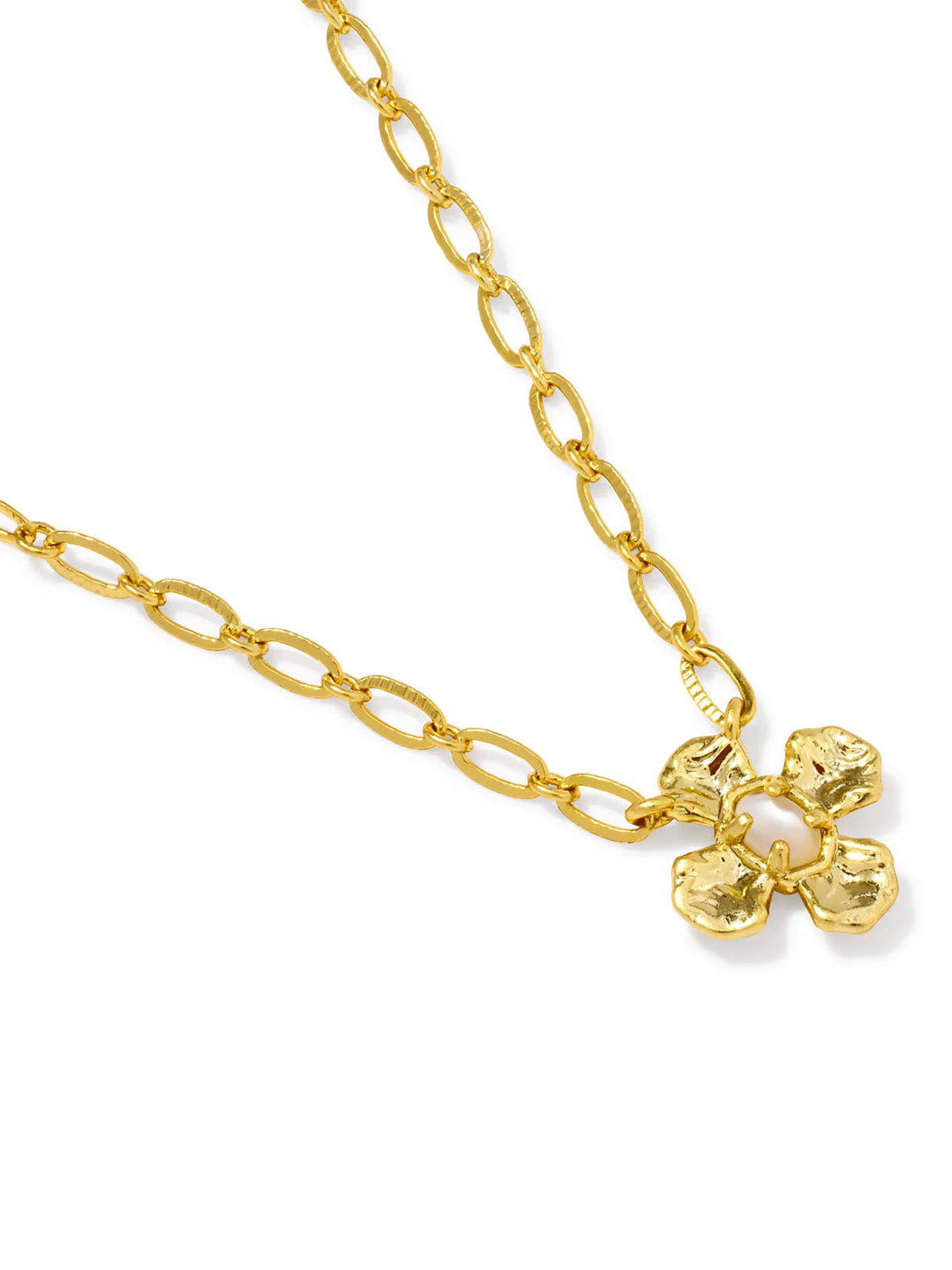 Kendra Scott Leanne Gold Short Pendant Necklace in Natural Mother of Pearl
