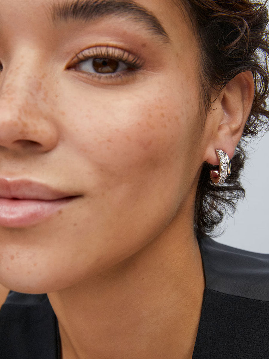 Kendra Scott Livy Silver Huggie Earrings in White Crystal