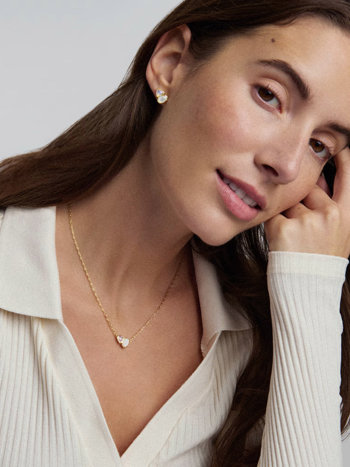 Kendra Scott Tatum Gold Short Pendant Necklace in Neutral Mix