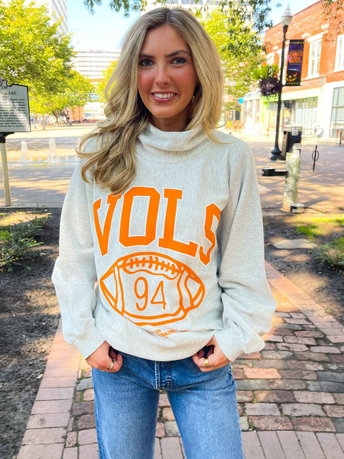 LivyLu Tennessee Vols Classic Roll Neck Sweatshirt