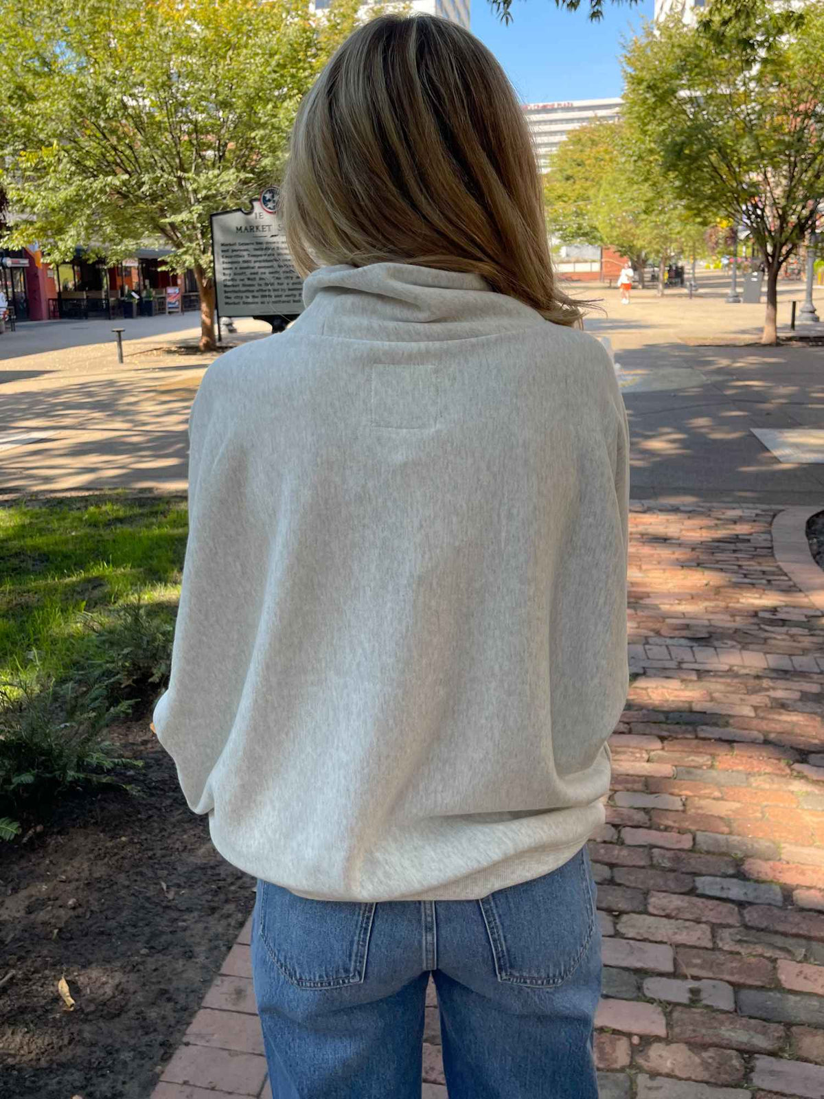LivyLu Tennessee Vols Classic Roll Neck Sweatshirt