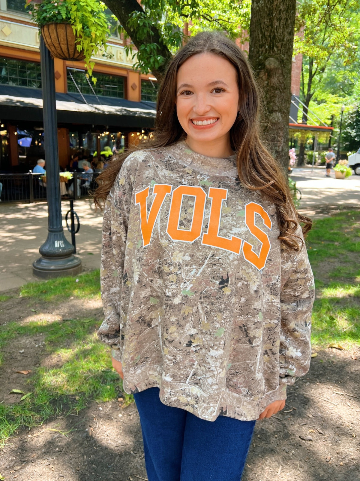 LivyLu Tennessee Vols Classic Arch Weekend Mock Neck Sweatshirt camo 