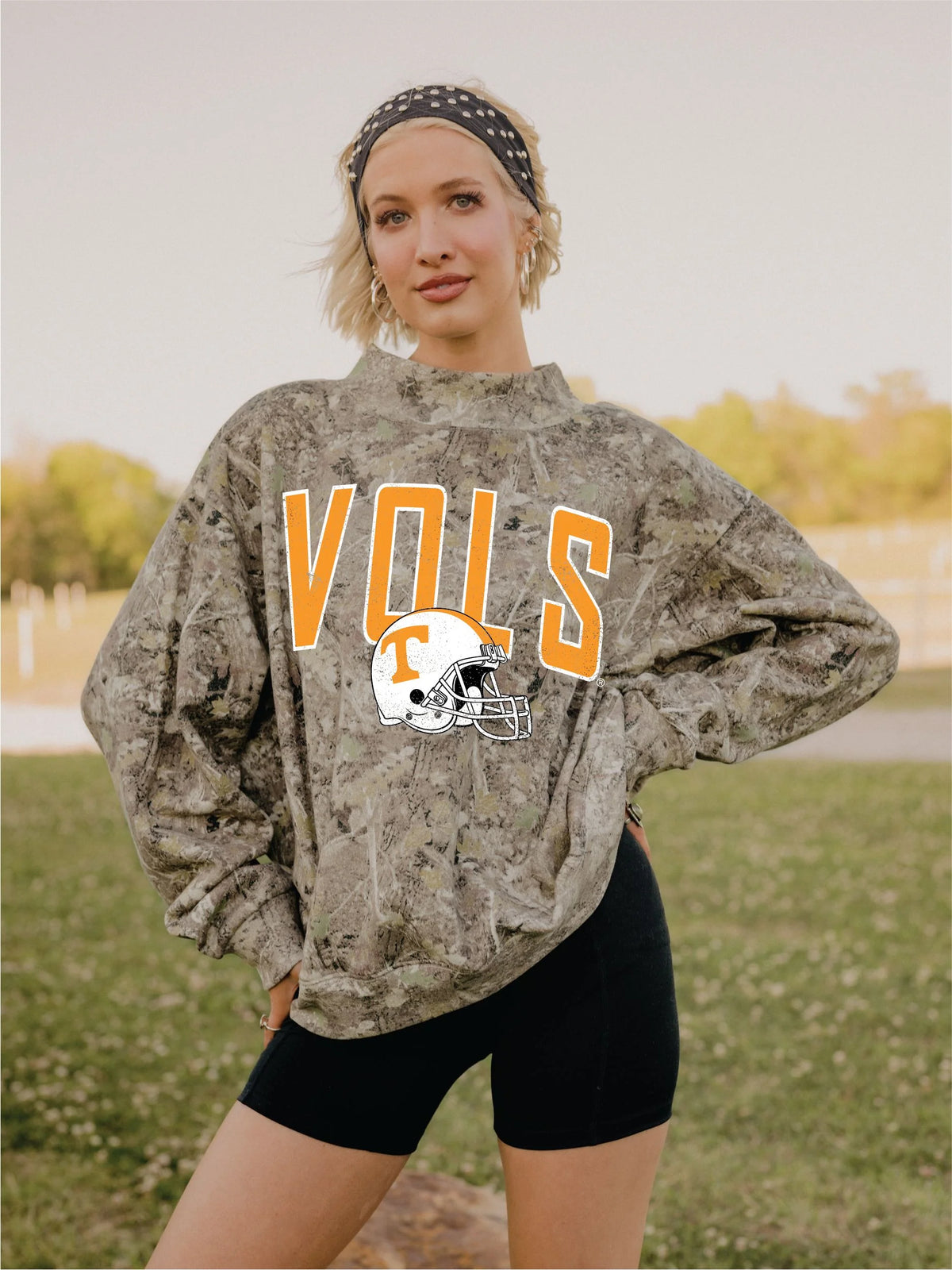 LivyLu Tennessee Vols Helmet Fade Camo Weekend Mock Neck Sweatshirt