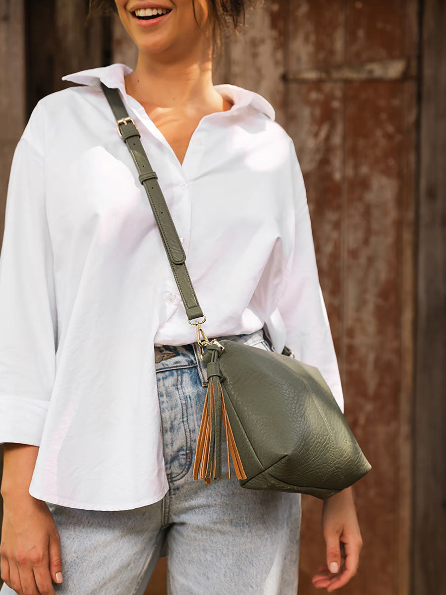 ☆Rest & Recreation☆ LOGO CROSSBODY POUCH LIGHT BEIGE DG Logo Bag crossbody bag in Beige for Women | Dolce&Gabbana® US