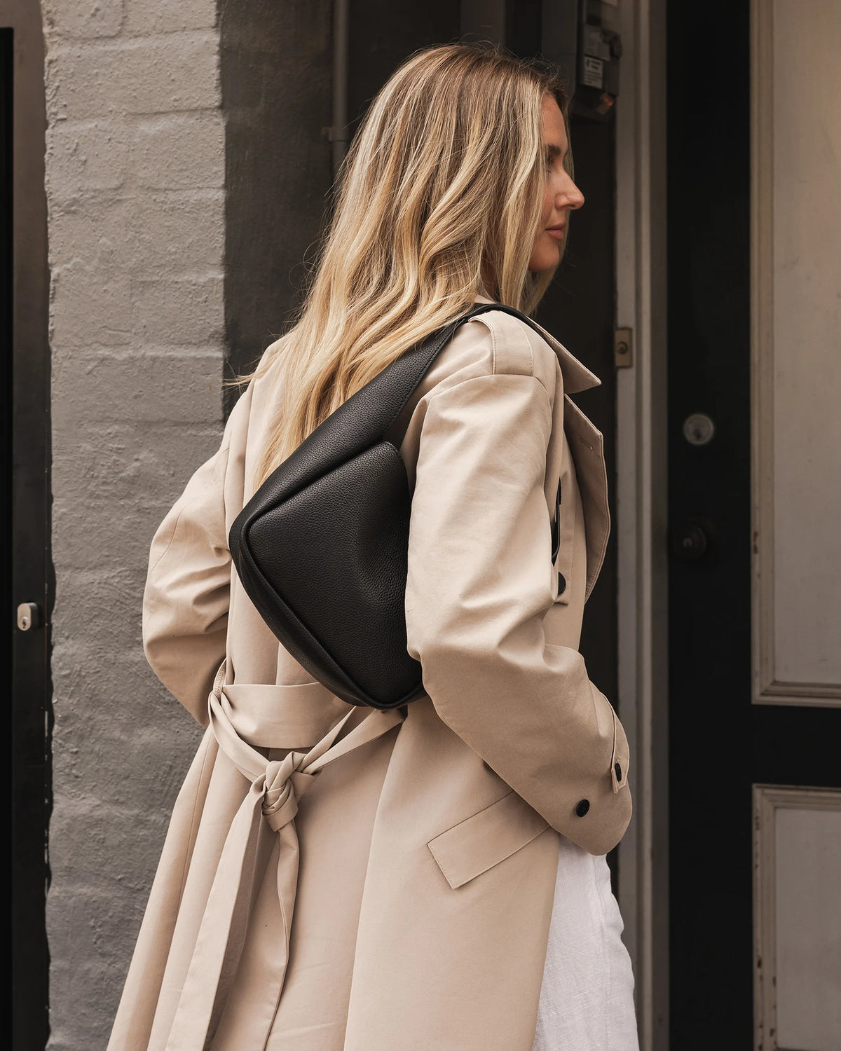 LOUENHIDE Kendall Shoulder Bag in Black