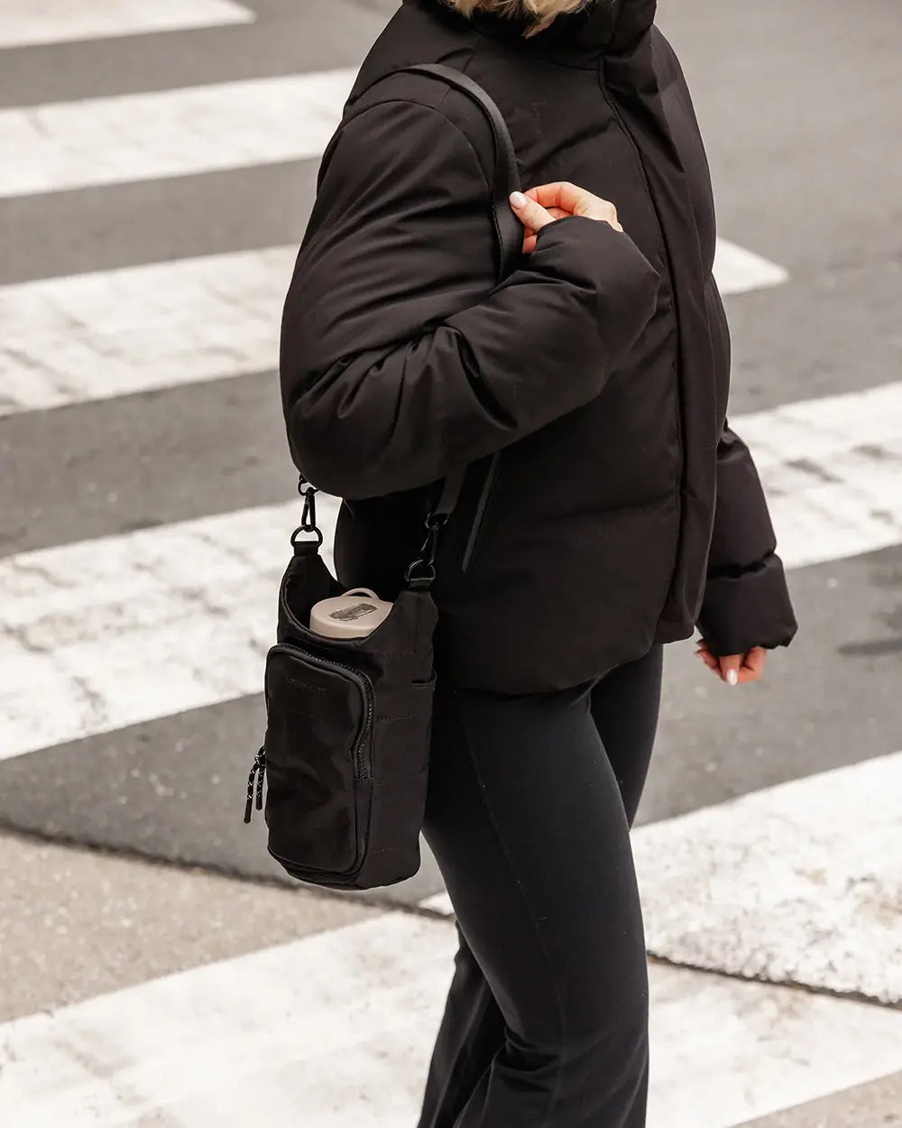 LOUENHIDE Miami Water Bottle Bag in Black