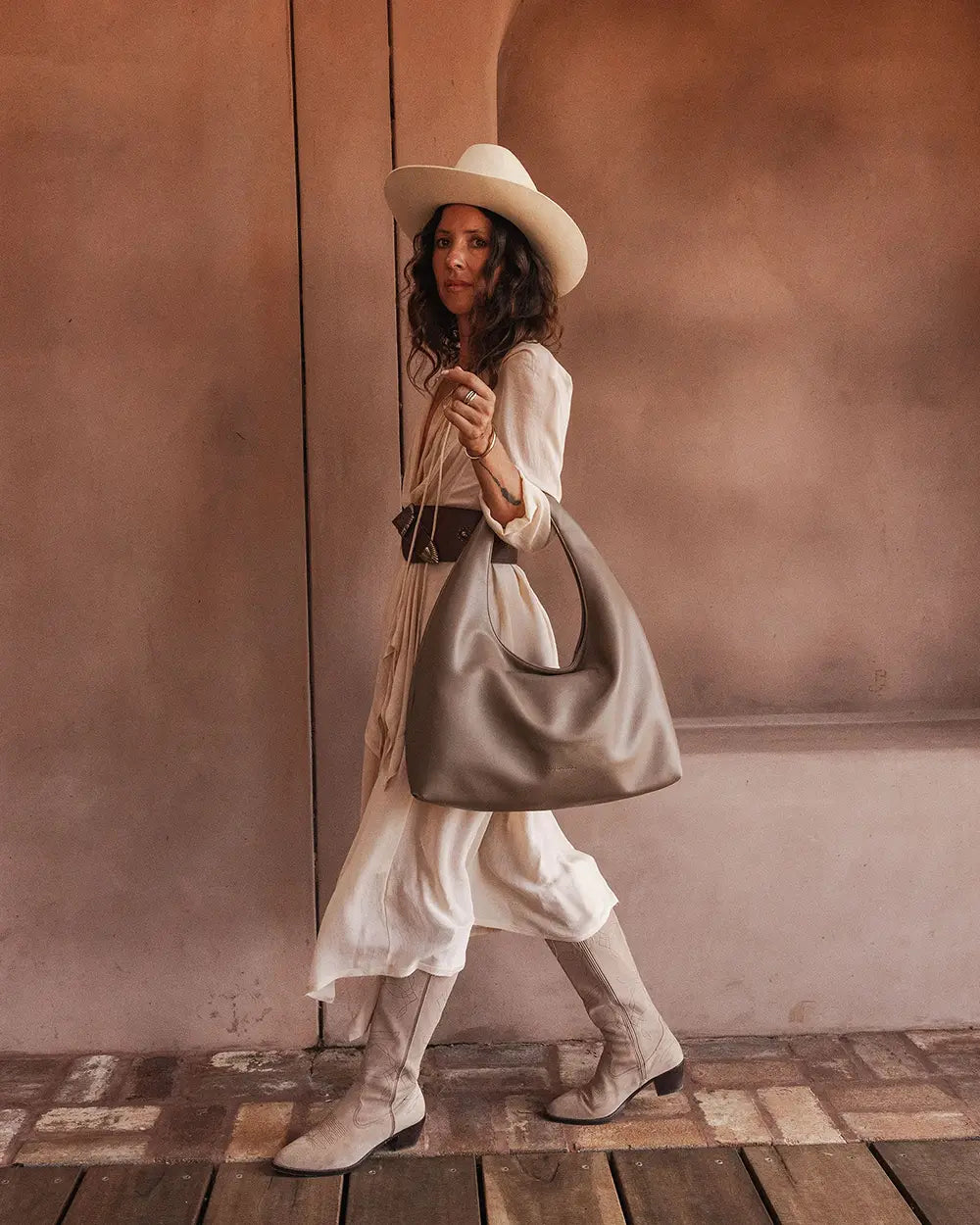 LOUENHIDE Monaco Shoulder Bag in Mocha