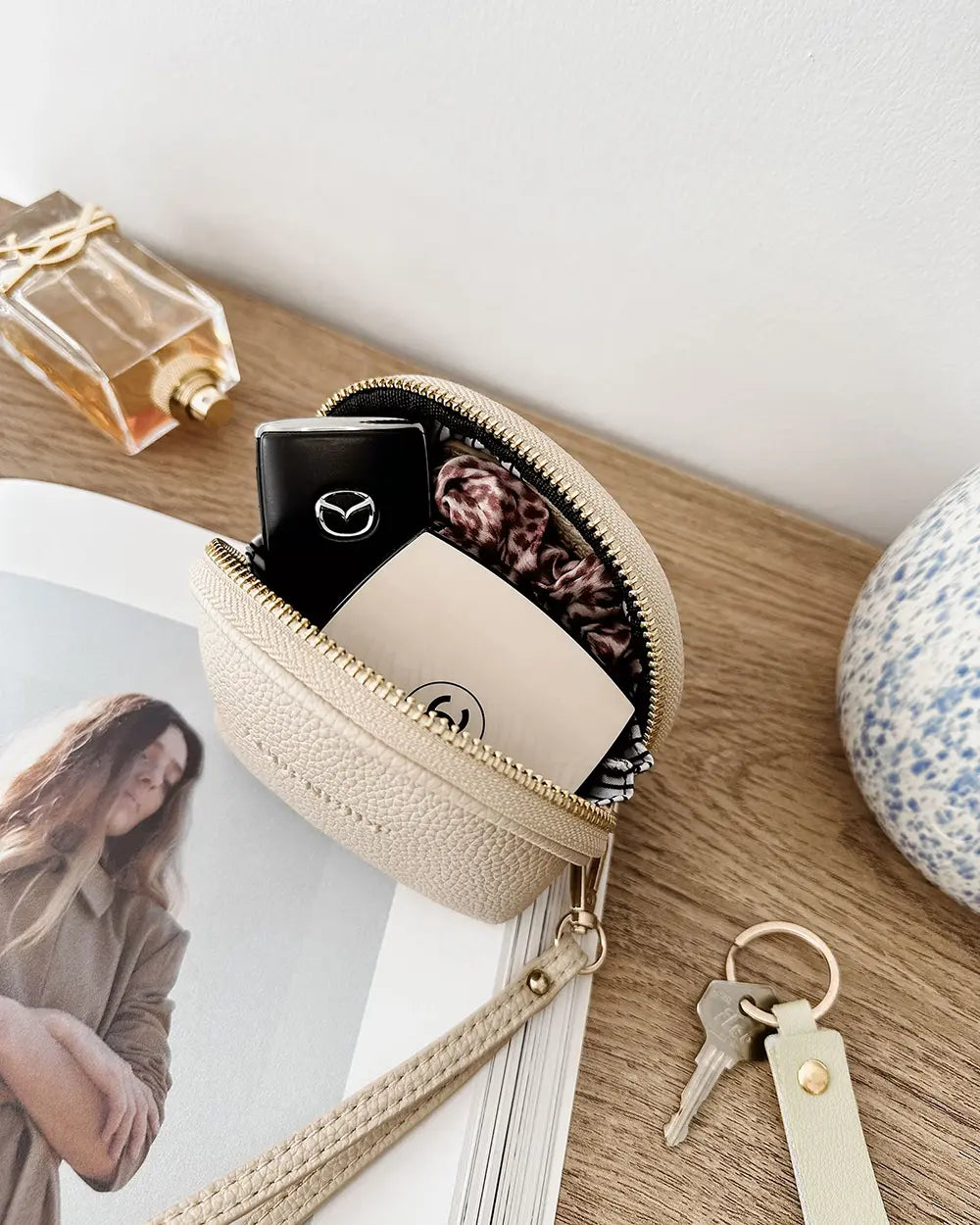 LOUENHIDE Paige RFID Small Purse in Oat