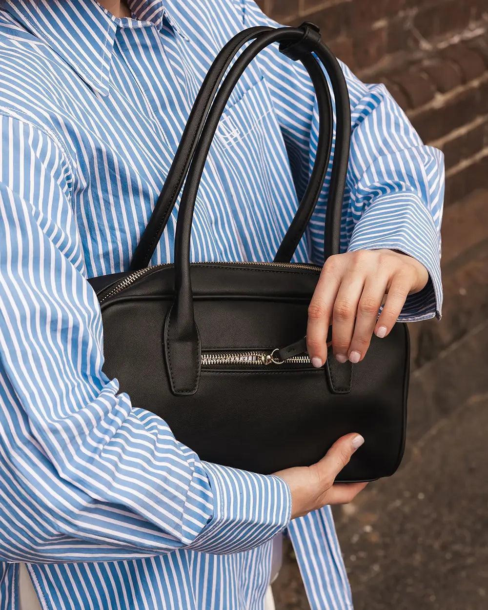 LOUENHIDE Paloma Handbag in Black