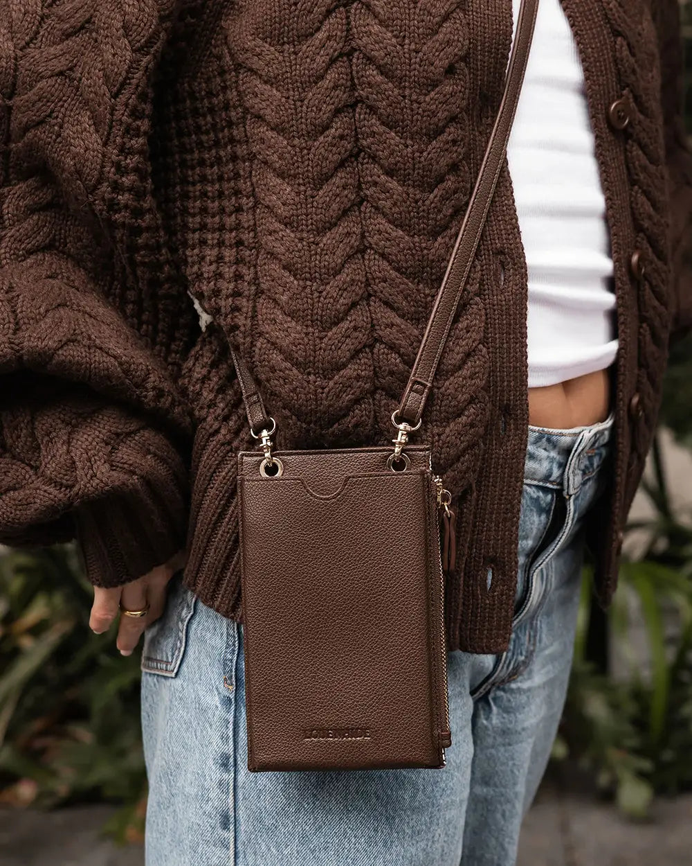 LOUENHIDE Suki RFID Phone Bag in Chocolate