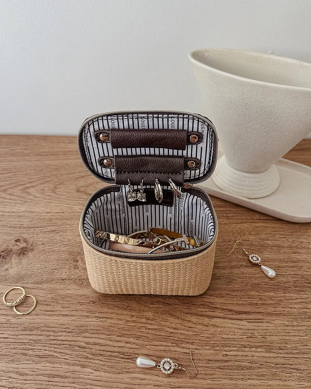 LOUENHIDE Trudy Jewelry Box in Natural Chocolate