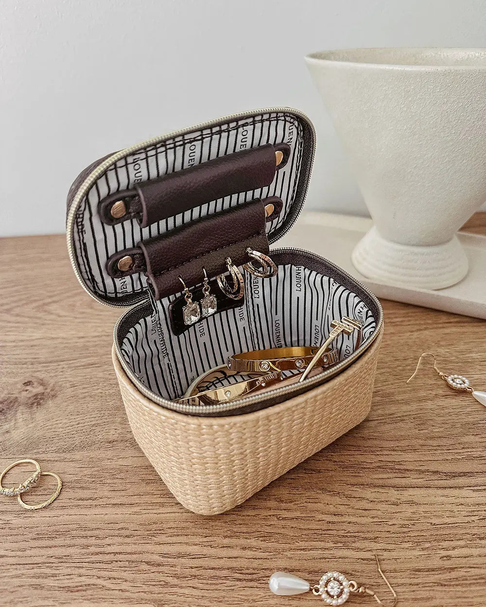 LOUENHIDE Trudy Jewelry Box in Natural Chocolate