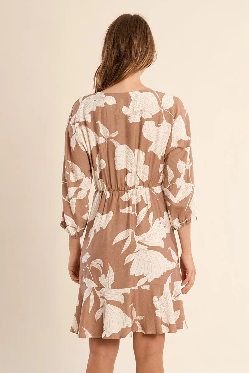 Molly Bracken Printed Ruffle Hem Dress beige chloe 