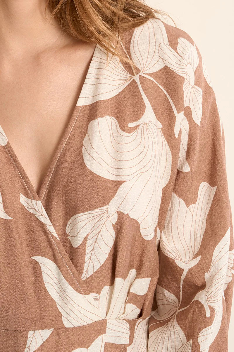 Molly Bracken Printed Ruffle Hem Dress beige chloe 