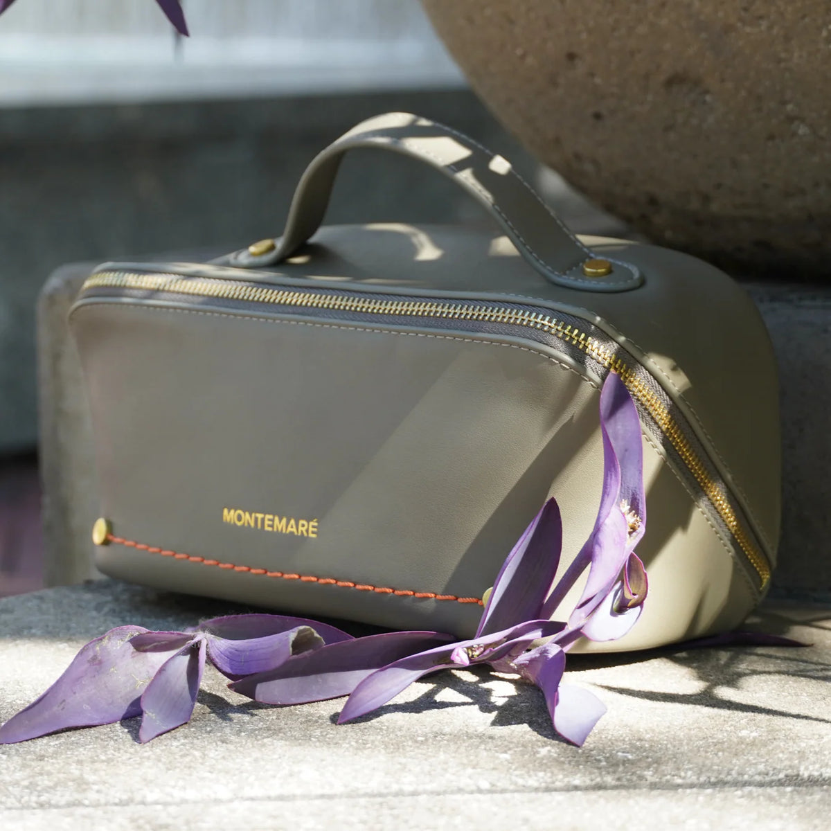 Montemare Roma Foldout Toiletry Case in Olive Vegan Leather