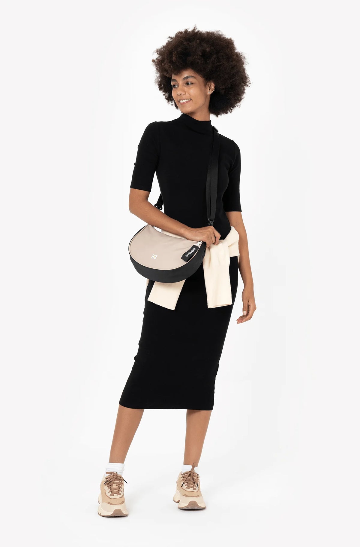 Sherpani Mina Medium Crossbody Con Leche