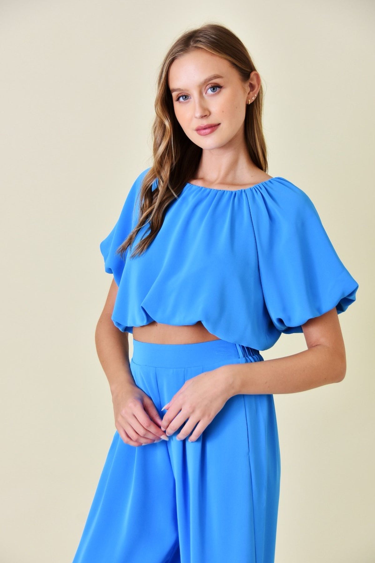 short puff sleeve bubble crop top in blue