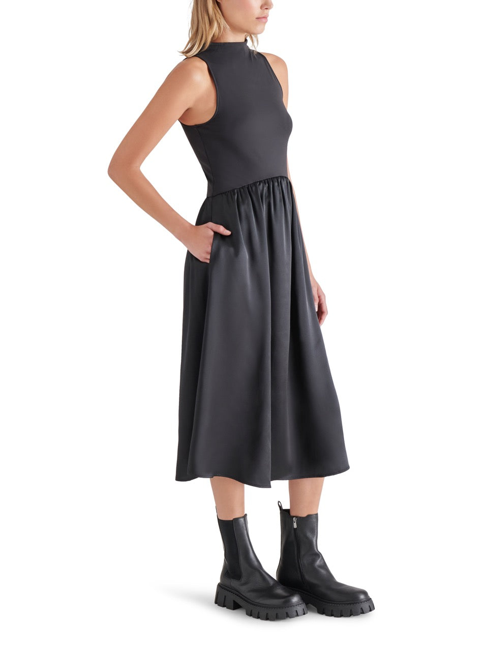 Steve Madden Aradia Midi Dress in black-side