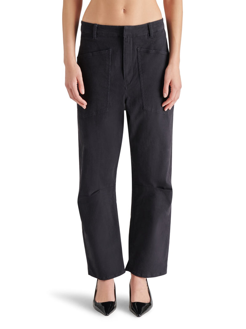 steve madden haniel twill barrel pant in black-front