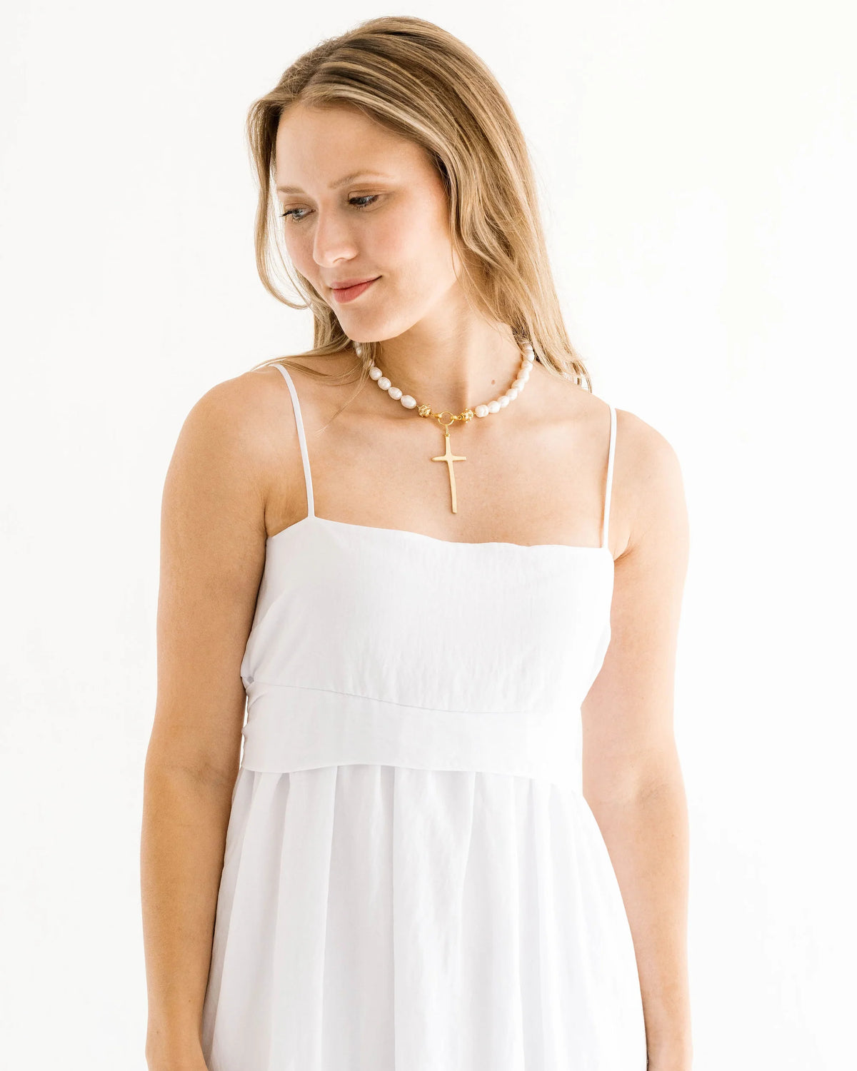 Susan Shaw 16" Tall Cross Pearl Necklace