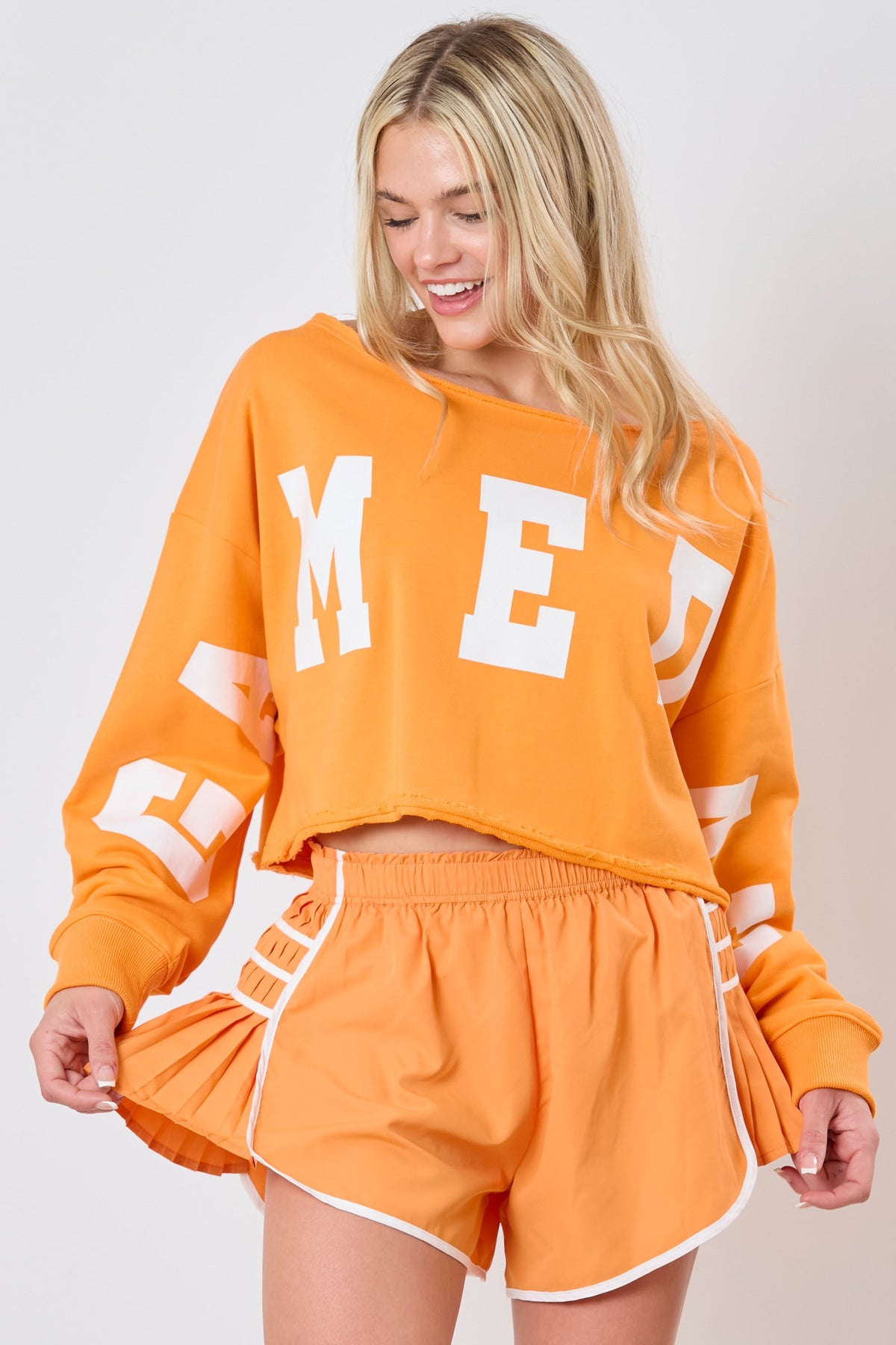 tennessee orange contrast side pleated sport shorts in orange and white