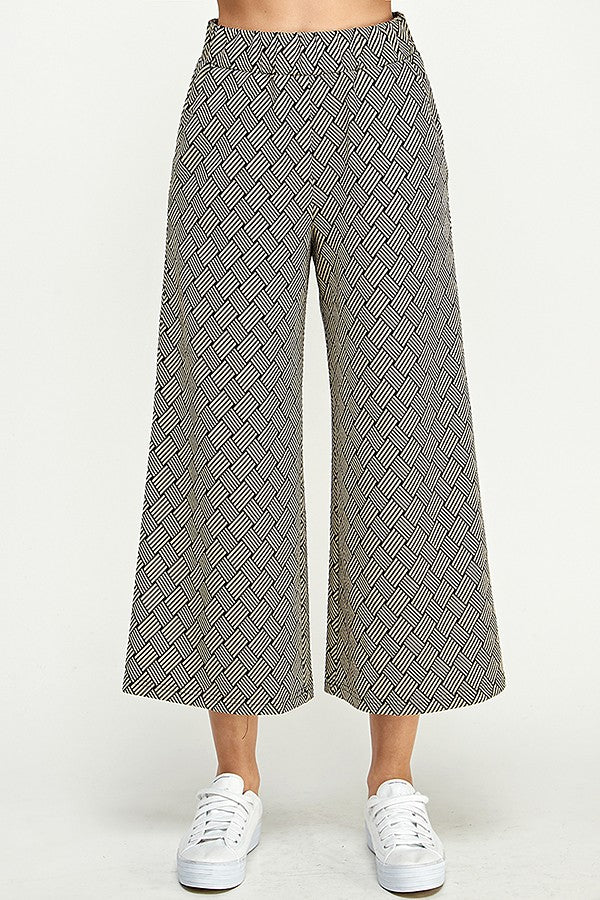 Textured Wide Cropped Pants