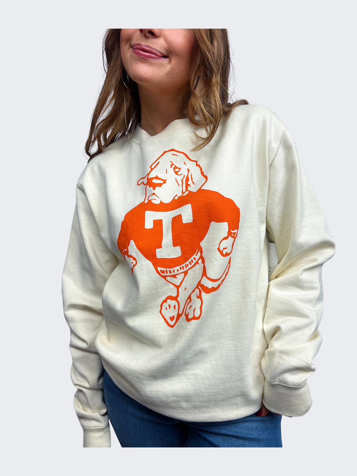 tennessee vols vintage smokey mascot sweatshirt in white-front detail model 
