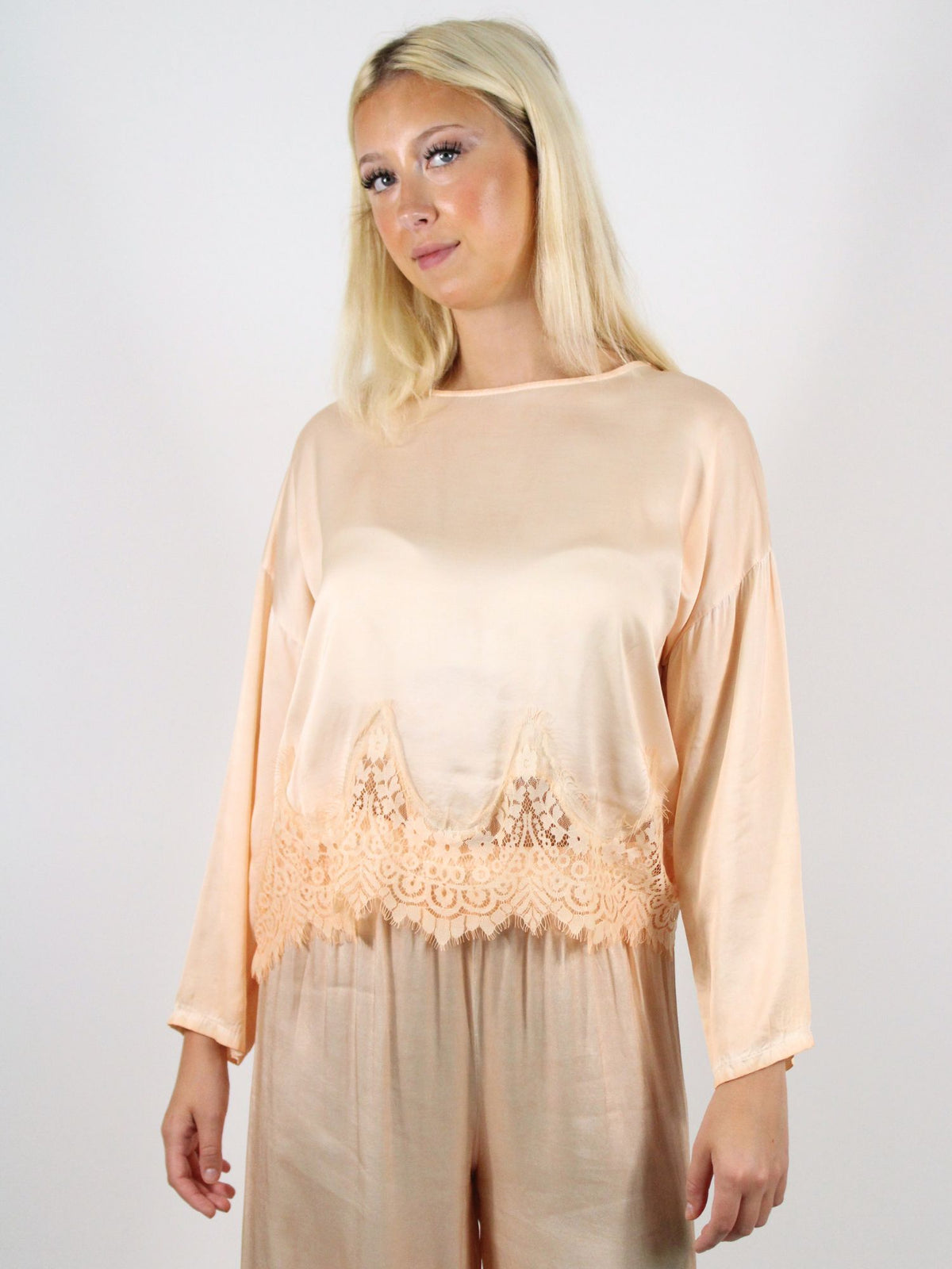 Lace Hem Long-sleeve Crew