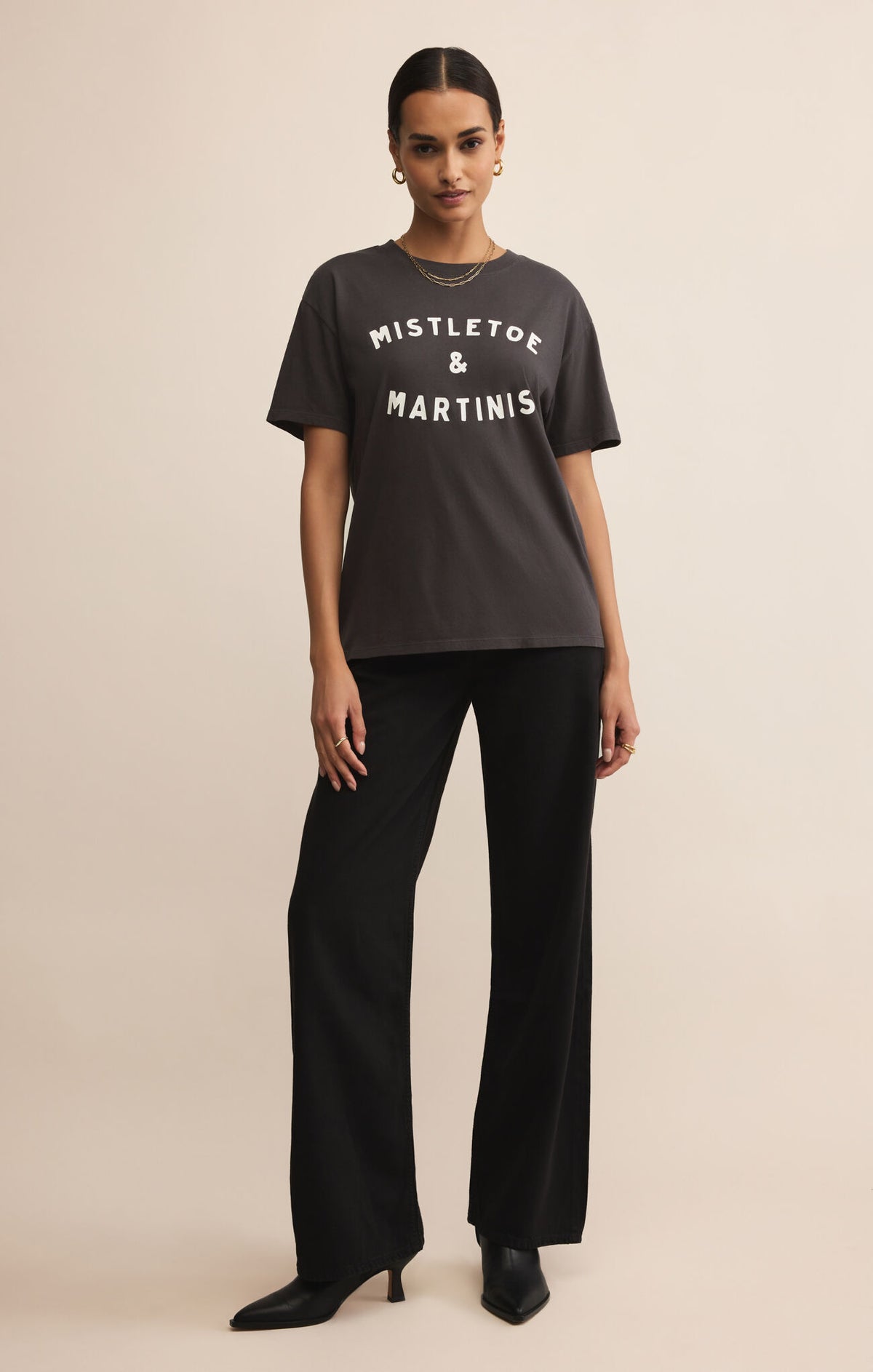 Z SUPPLY Mistletoe Boyfriend Tee black sand