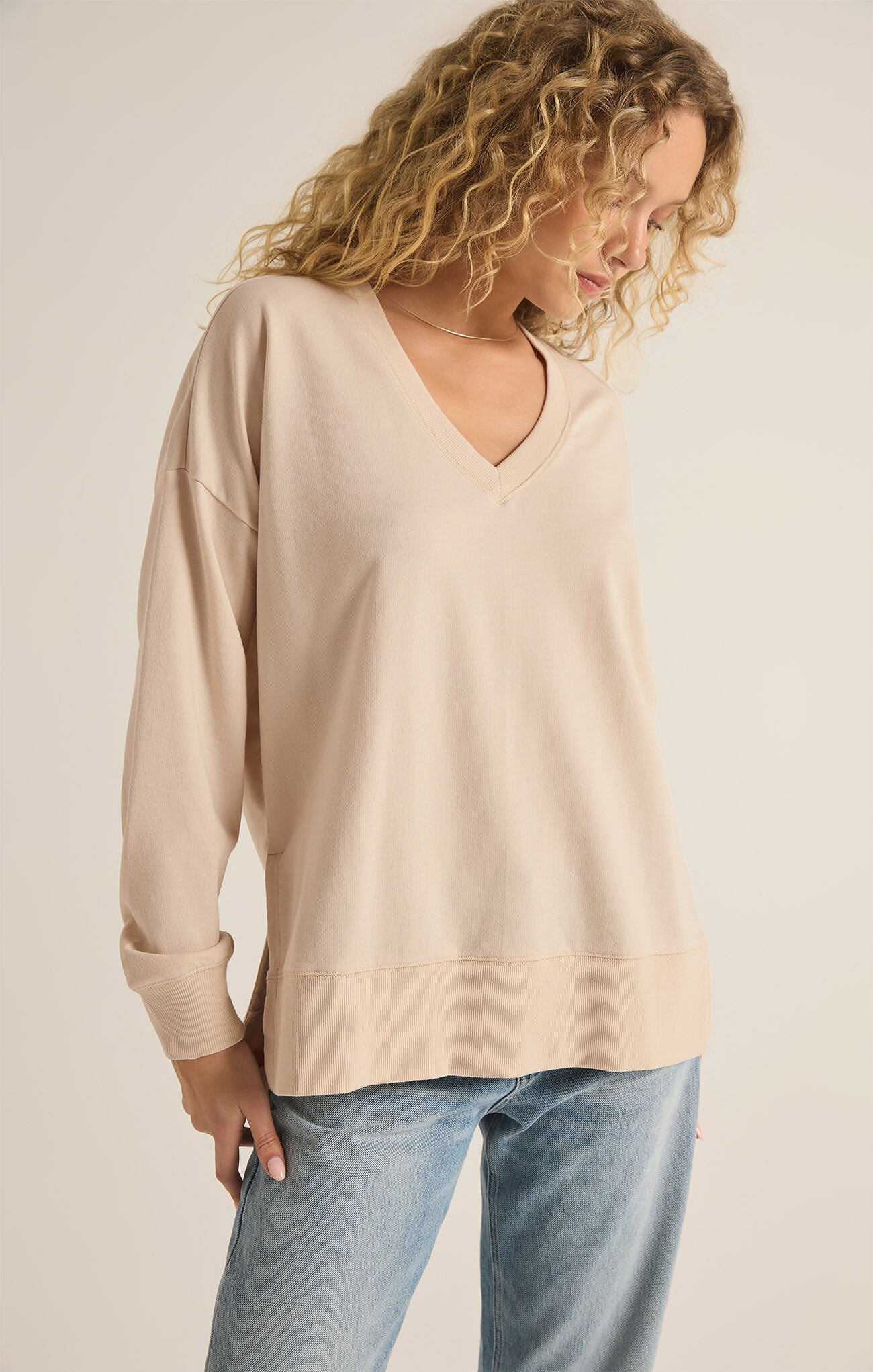 VΛV Z SUPPLY Modern V-Neck Weekender – Bliss