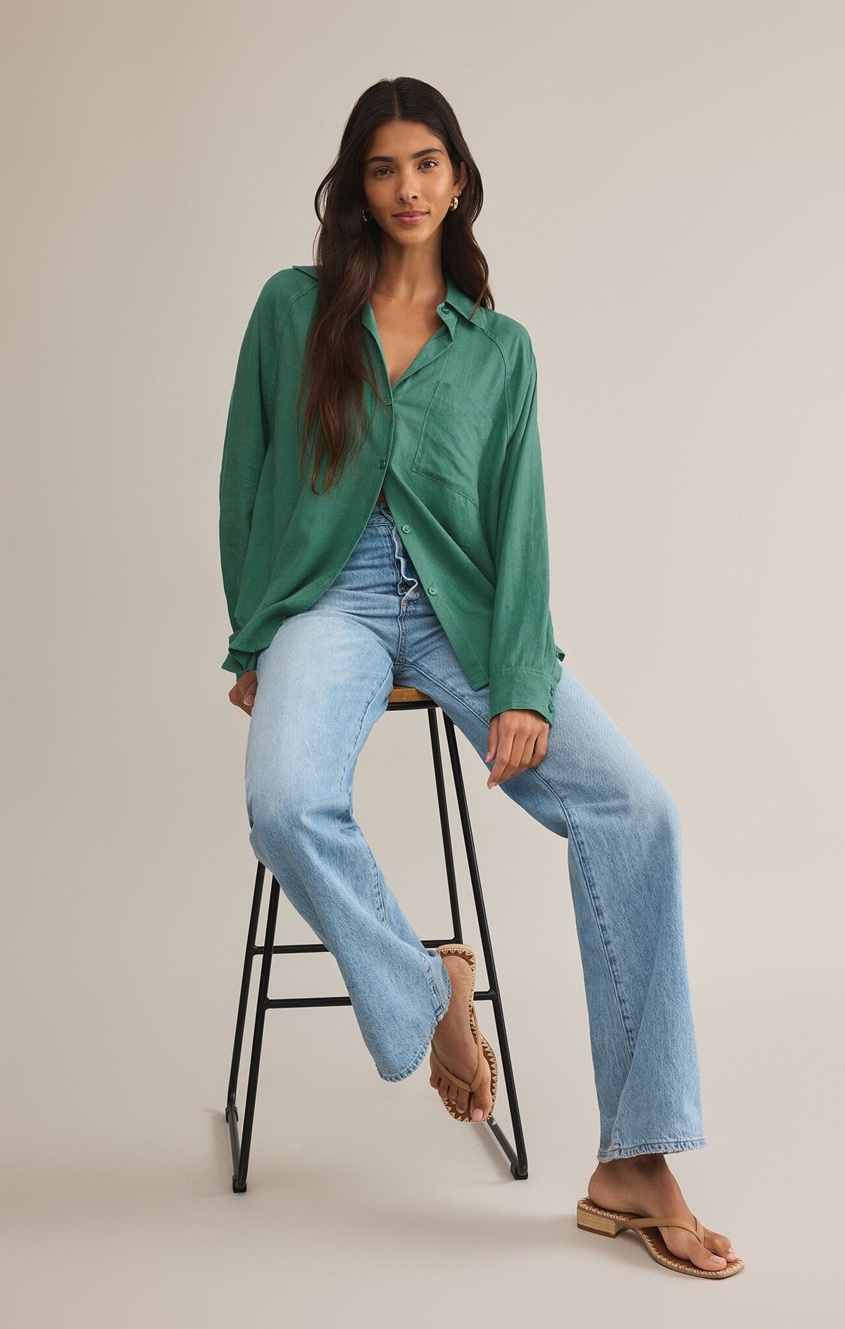 Z SUPPLY The Perfect Linen Top in botanical green-front